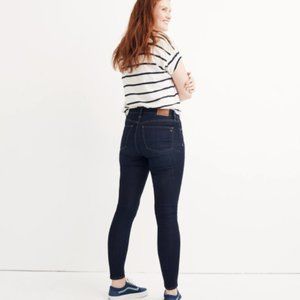 9" Mid-Rise Skinny Jeans in Larkspur Wash: TENCEL™ Denim Edition
